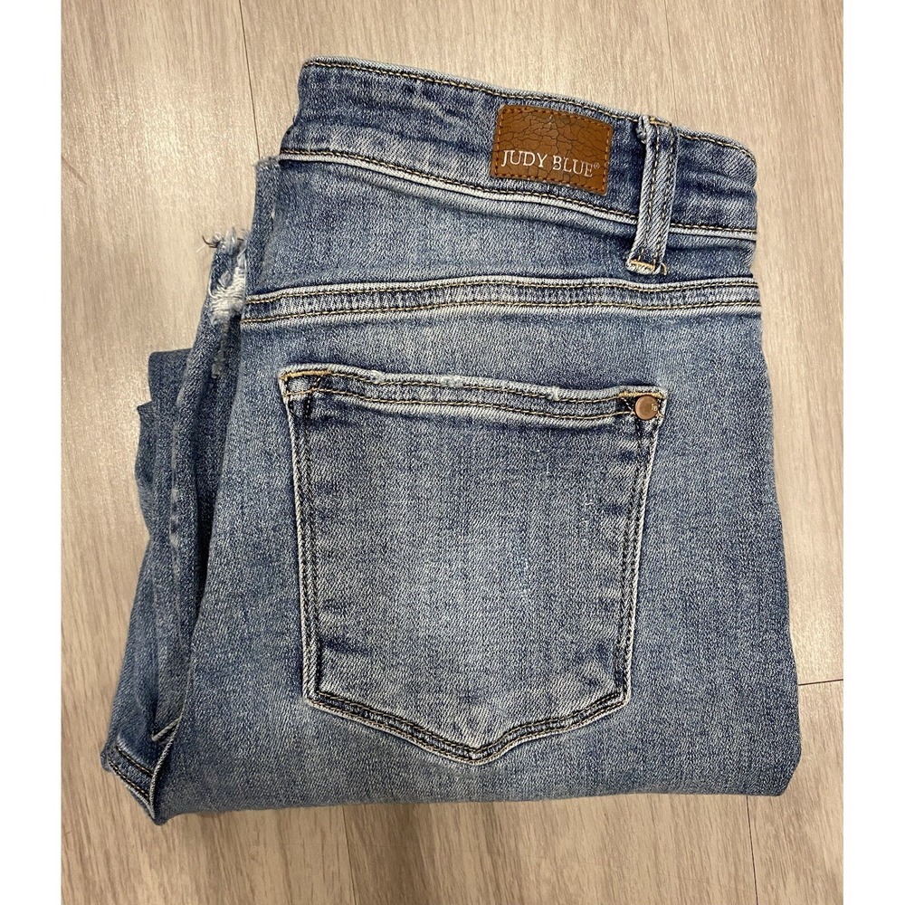 Judy Blue Jeans Women's 7/28 Straight Fit Stretch‎ Mid Rise Distressed